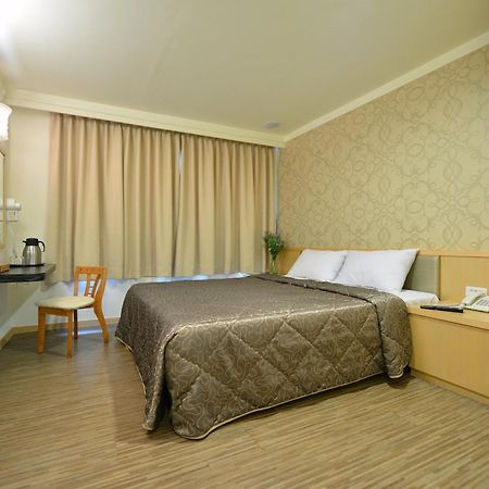 Ing Wang Hotel Tainan Extérieur photo