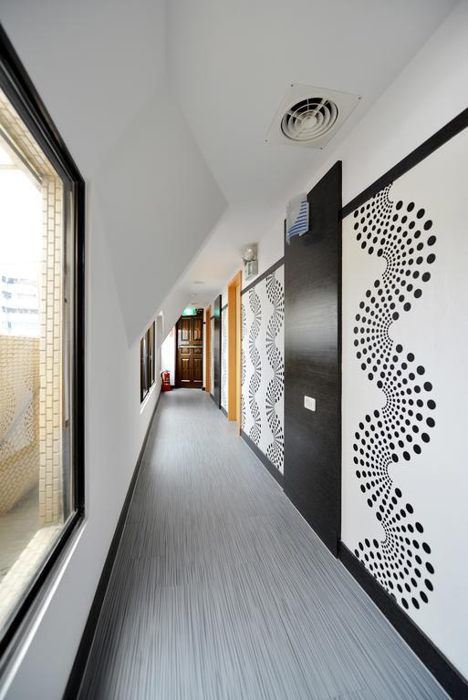 Ing Wang Hotel Tainan Extérieur photo